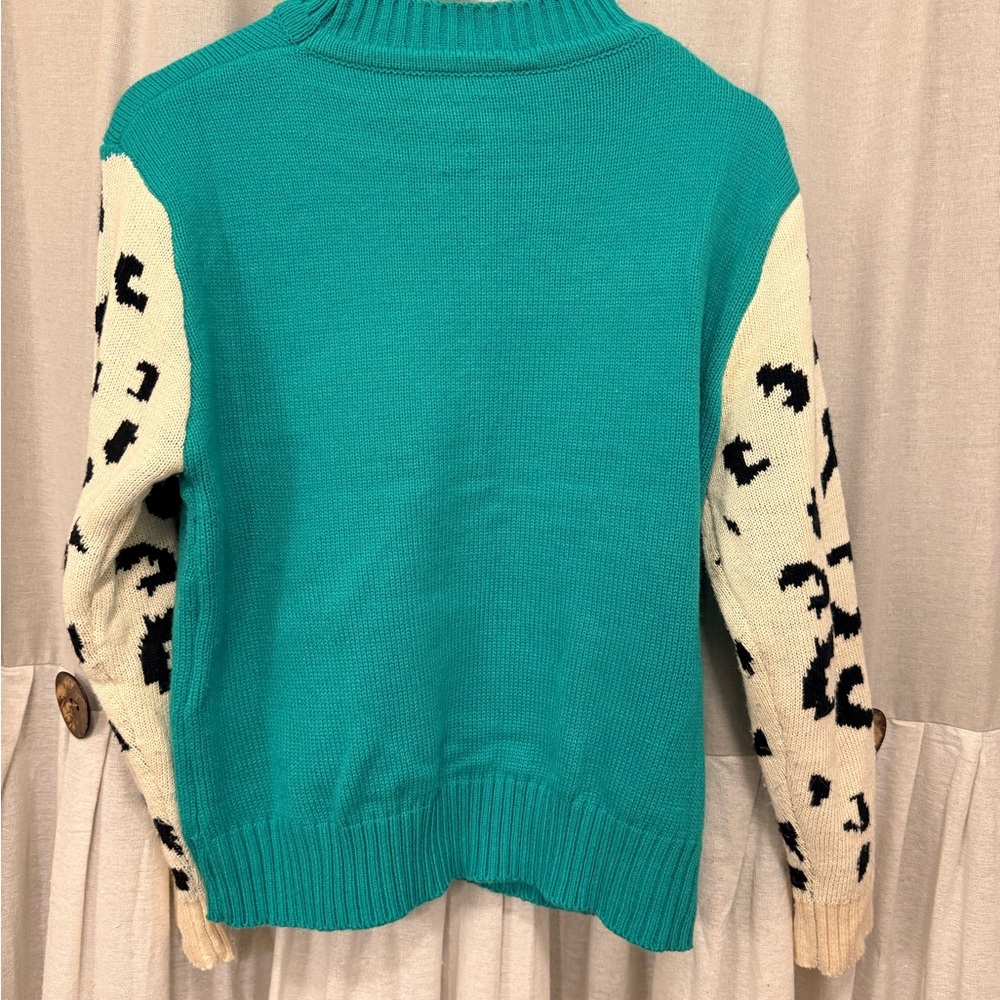 Green Leopard Sweater - Picture 4 of 8